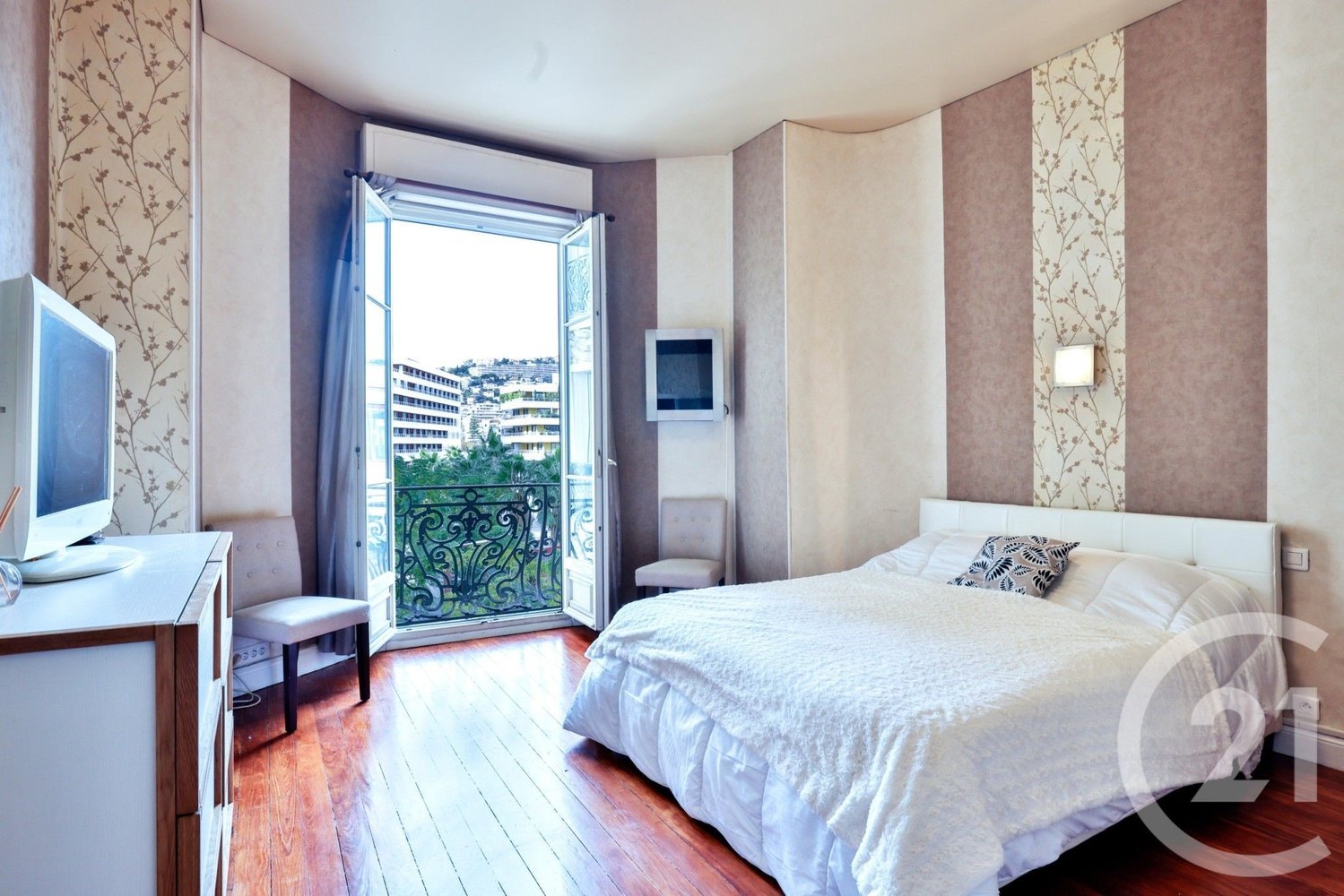 Property photo in Carre d'Argent