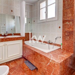 Property in Carre d'Argent