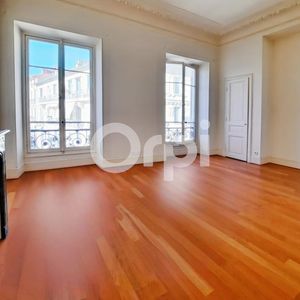 Property in Carre d'Argent