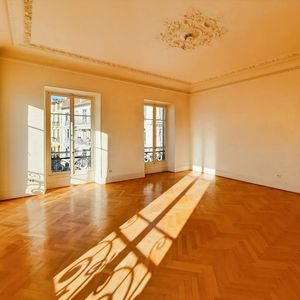 Property in Carre d'Argent