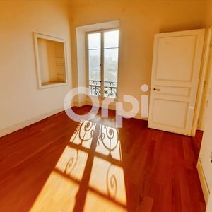 Property in Carre d'Argent