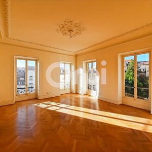 Property in Carre d'Argent