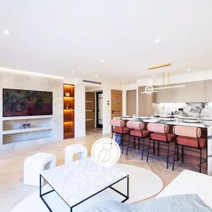 Property in Carre d'Argent