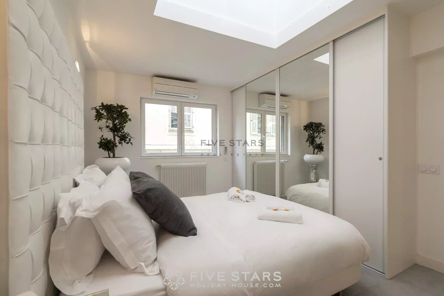 Property photo in Carre d'Or