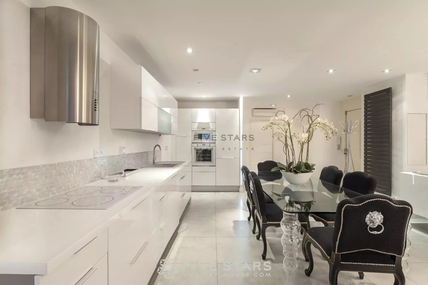 Property photo in Carre d'Or