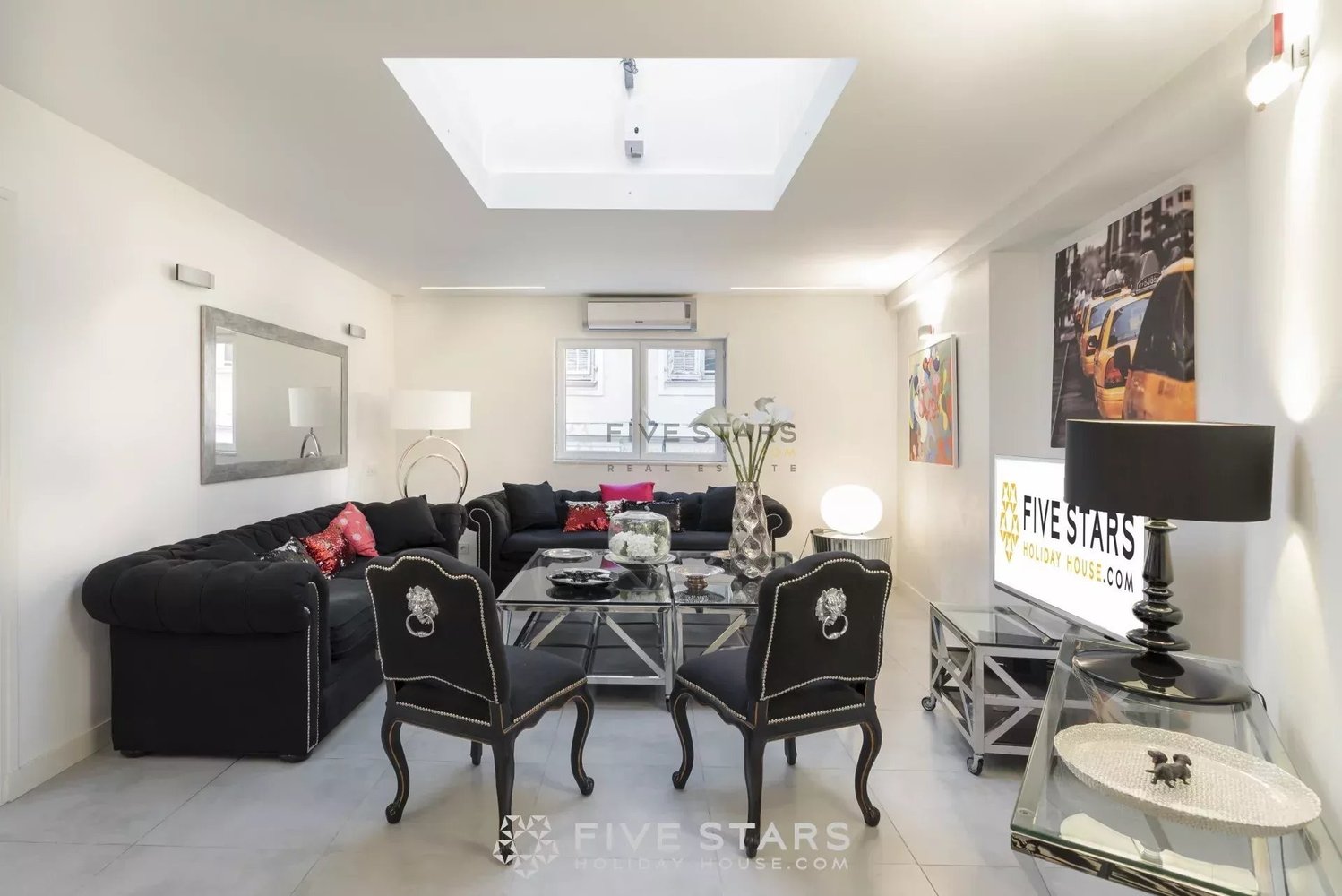 Property photo in Carre d'Or