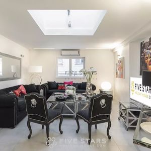 Property in Carre d'Or