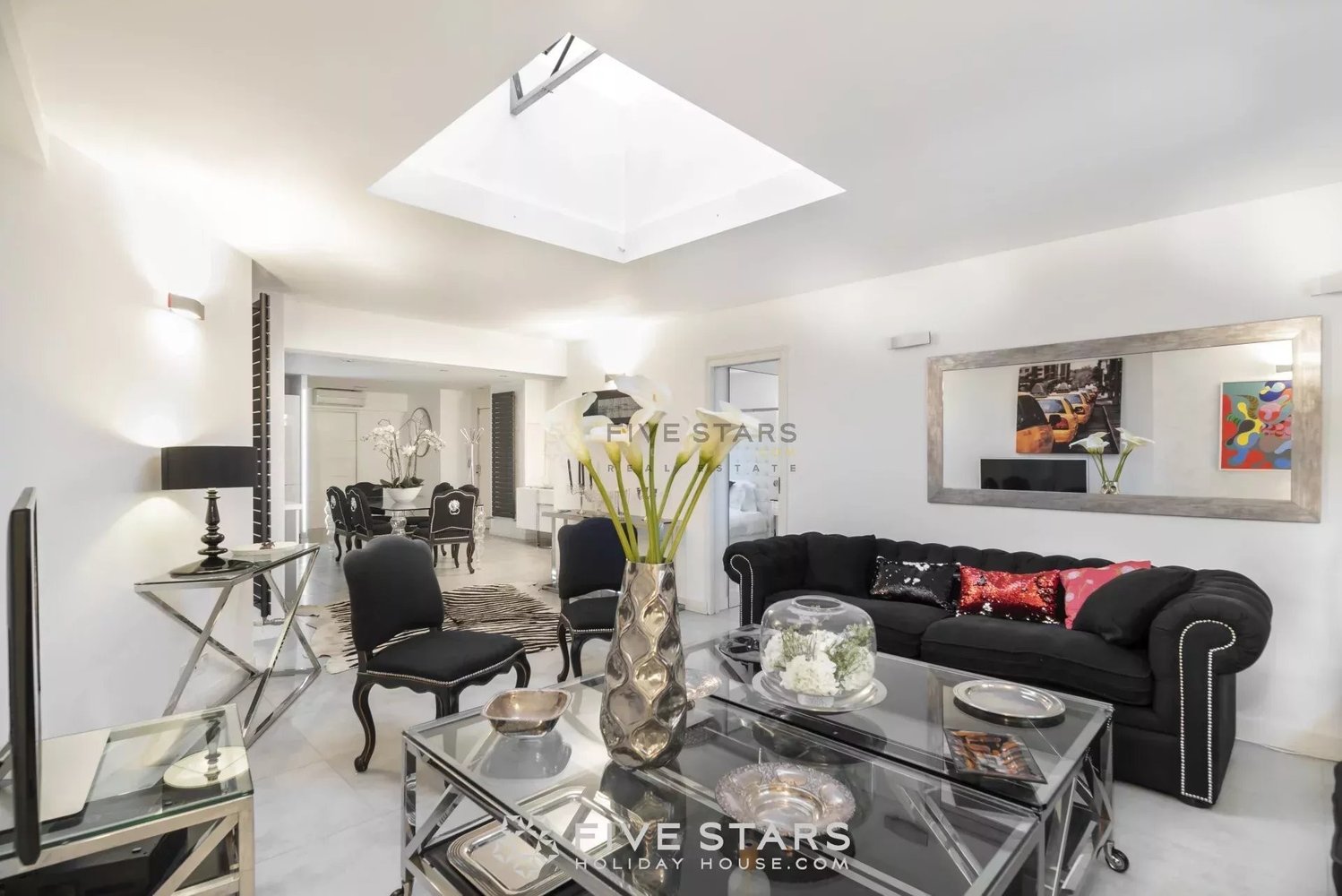 Property photo in Carre d'Or