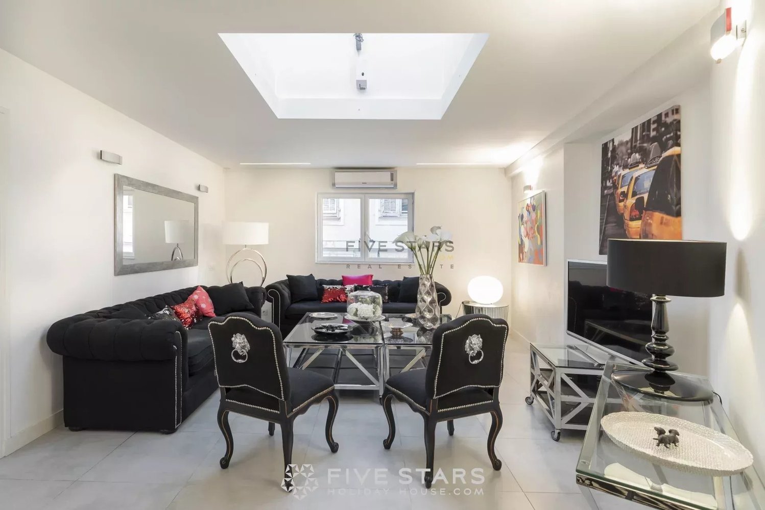 Property photo in Carre d'Or