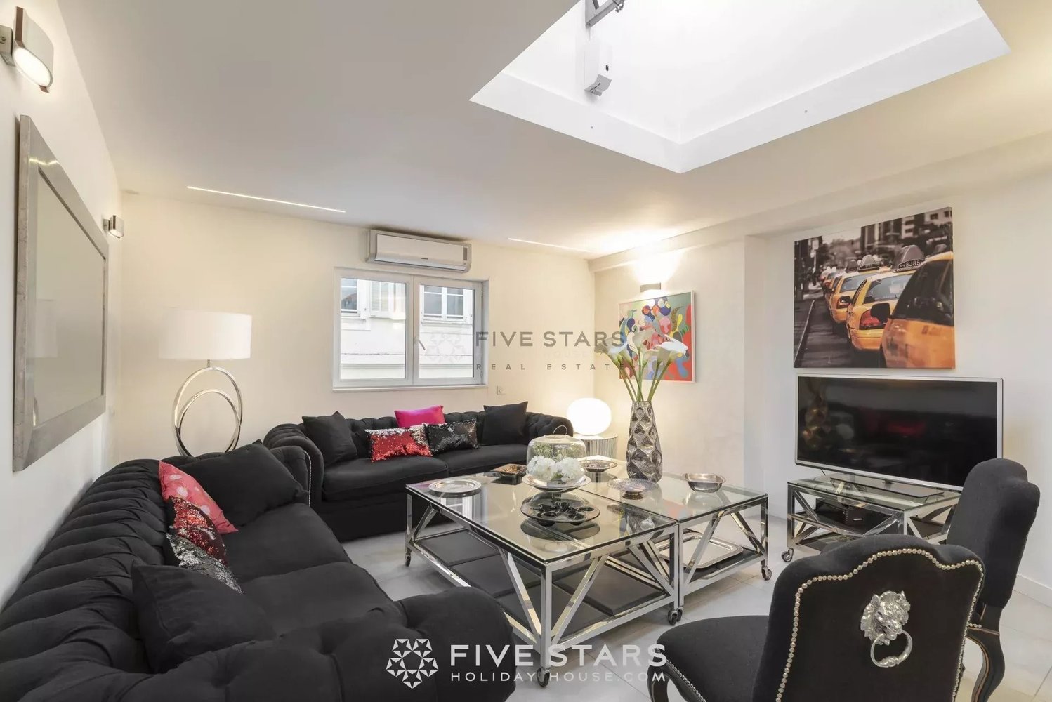 Property photo in Carre d'Or