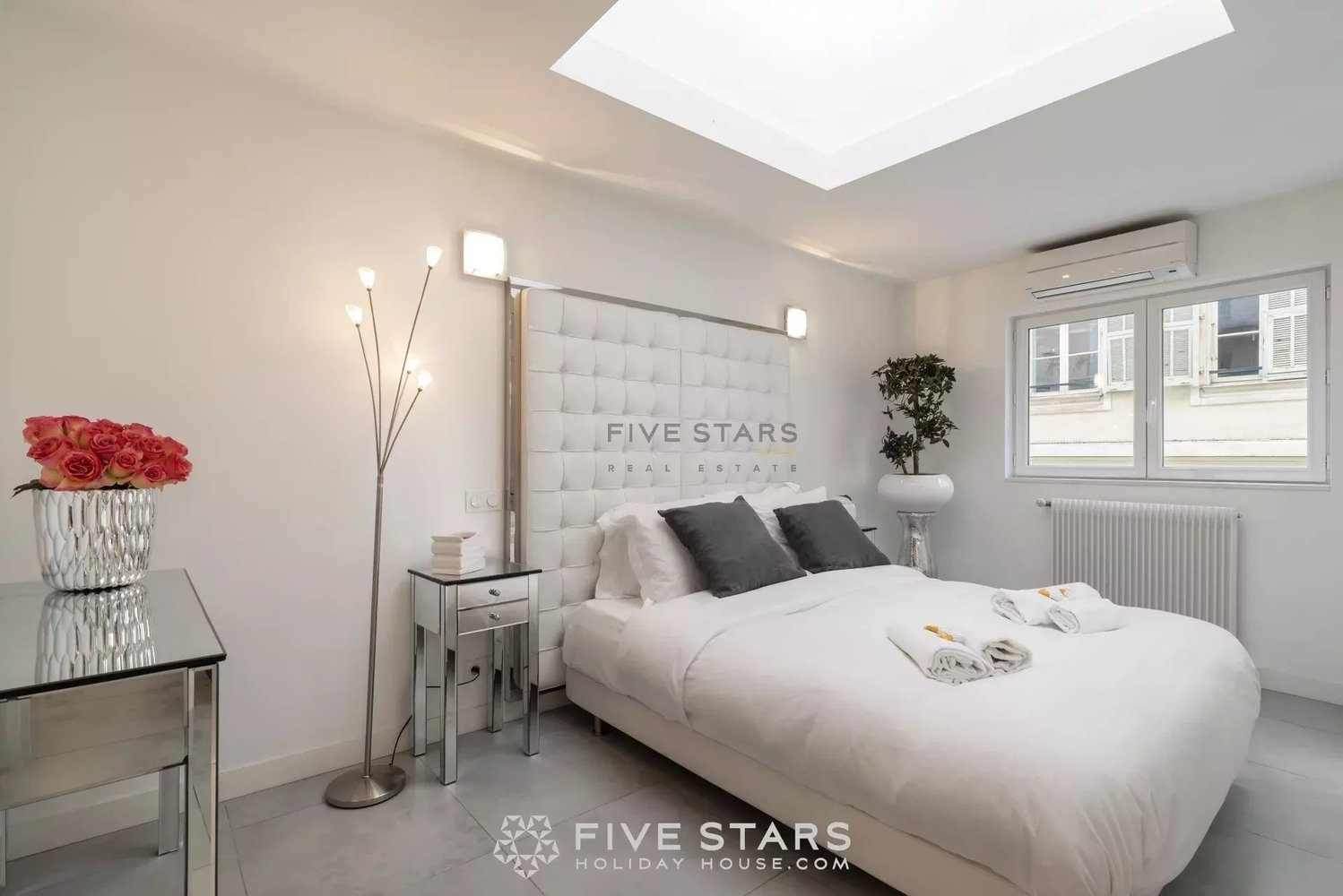 Property photo in Carre d'Or