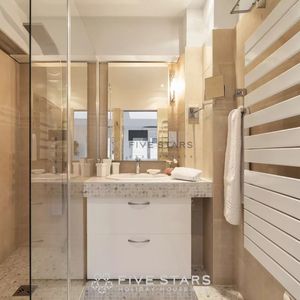 Property in Carre d'Or