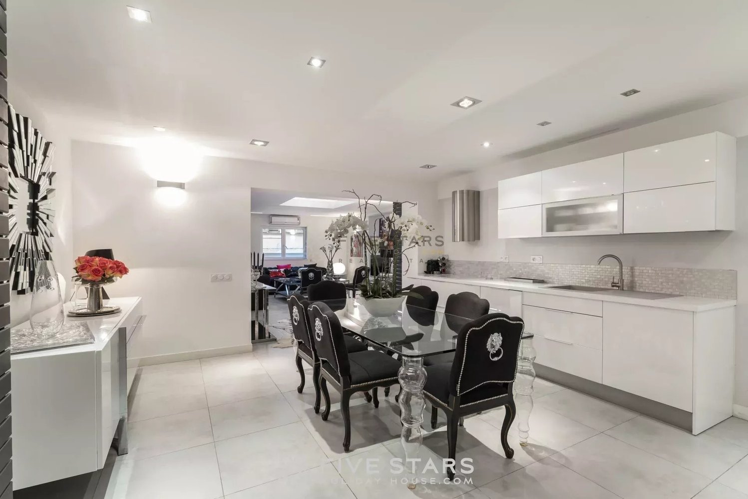 Property photo in Carre d'Or