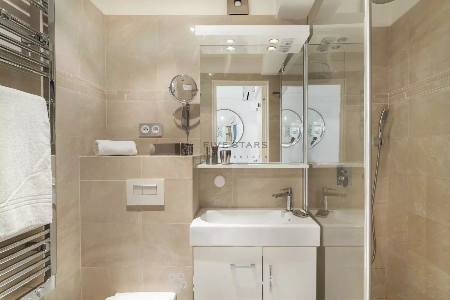 Property photo in Carre d'Or