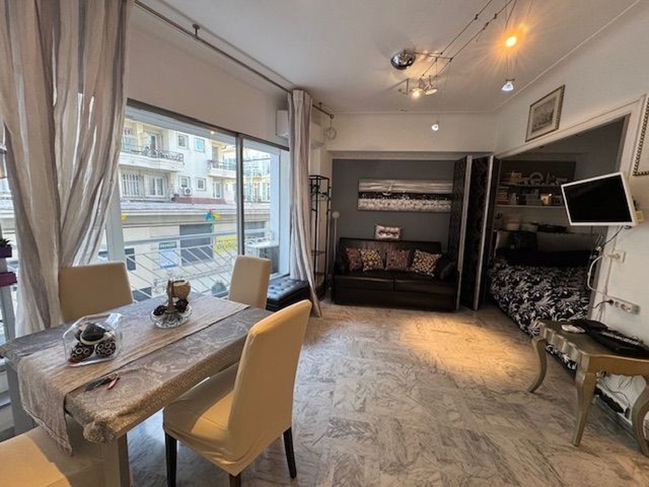 Property photo in Carre d'Or