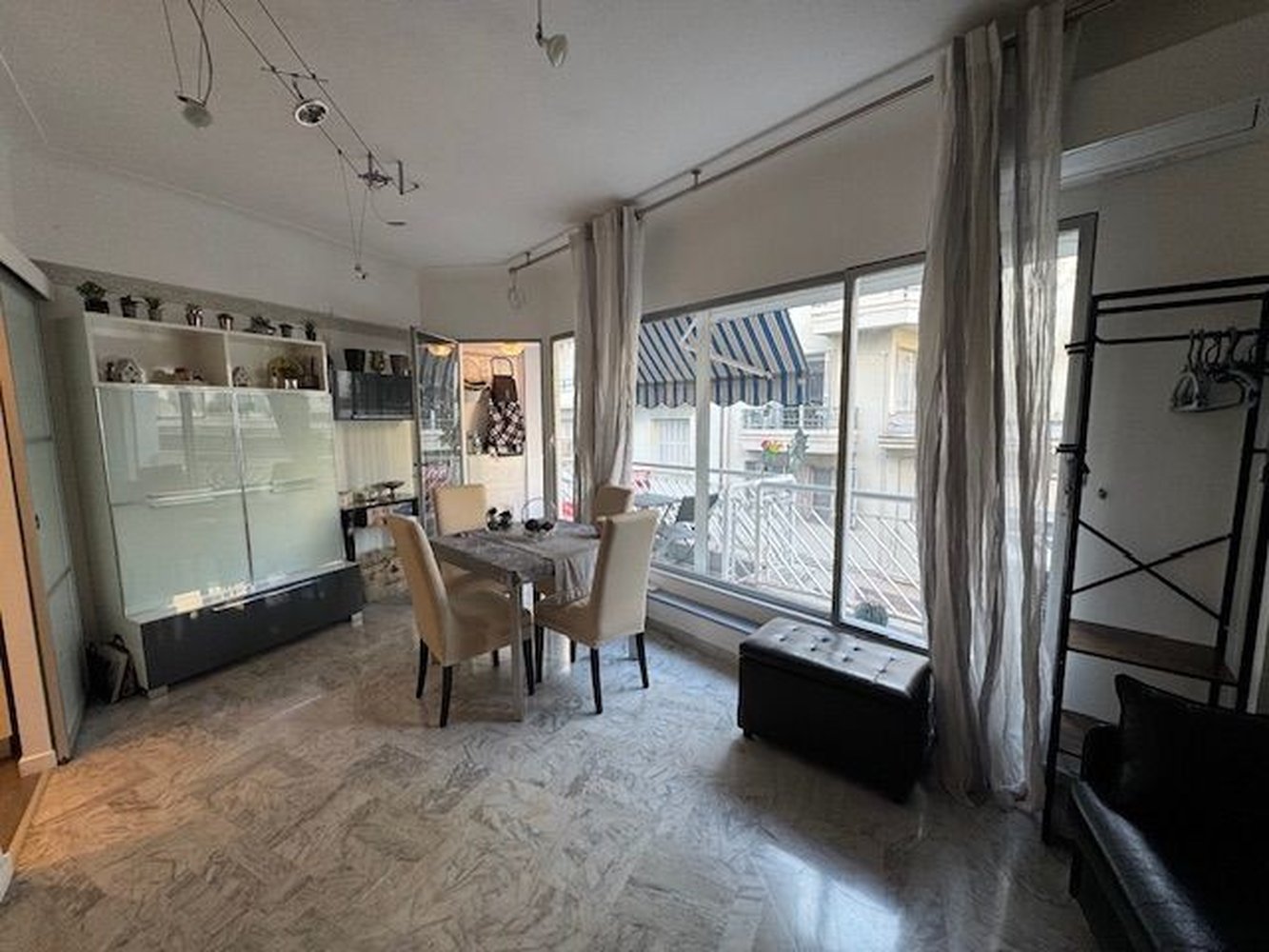 Property photo in Carre d'Or