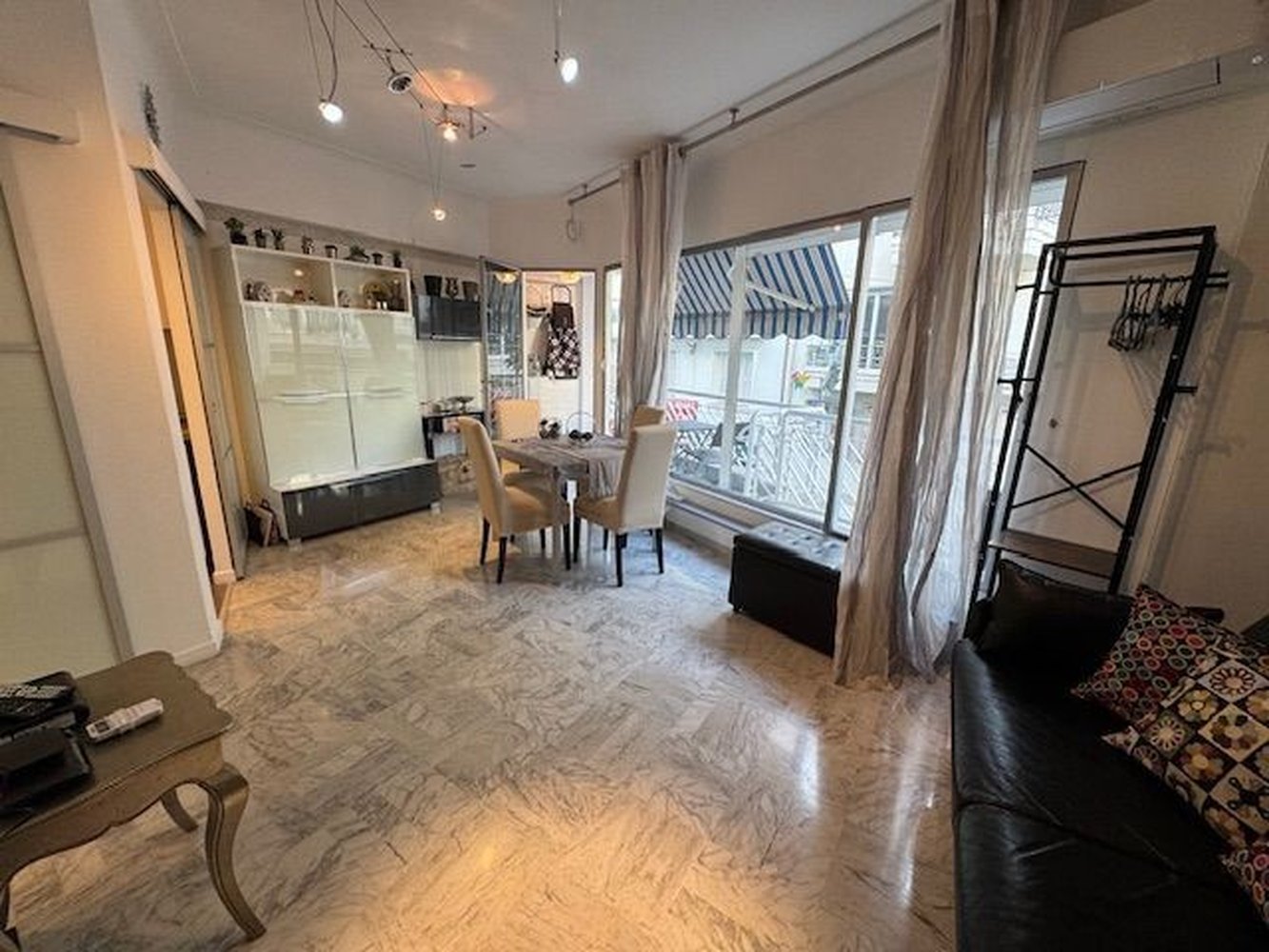 Property photo in Carre d'Or