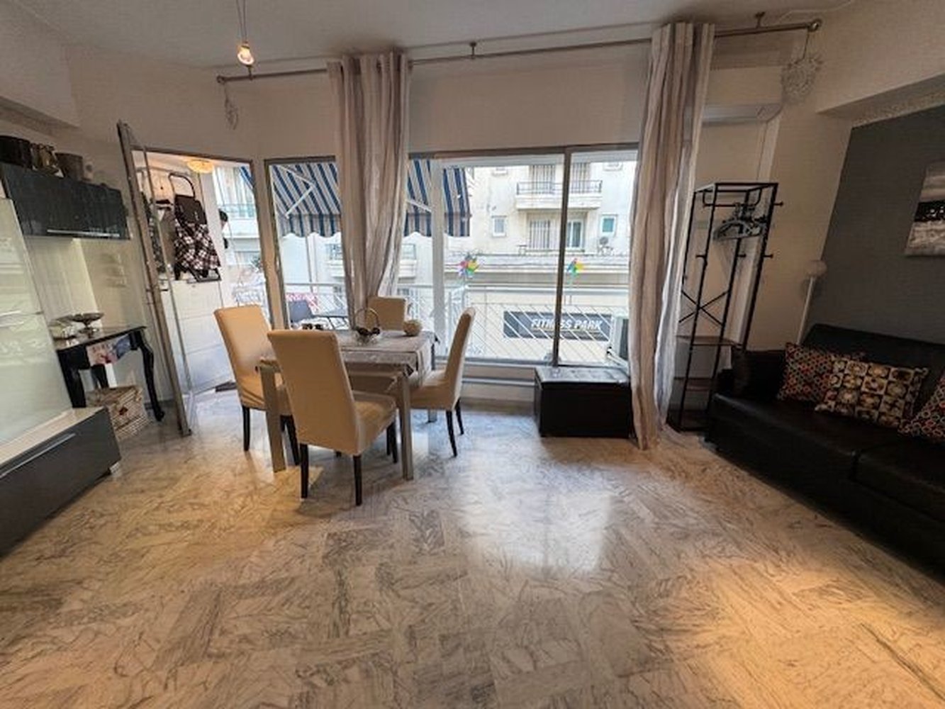 Property photo in Carre d'Or