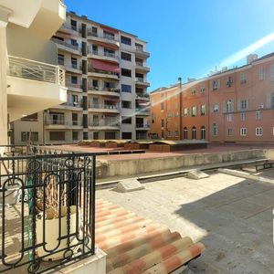 Property in Carre d'Or