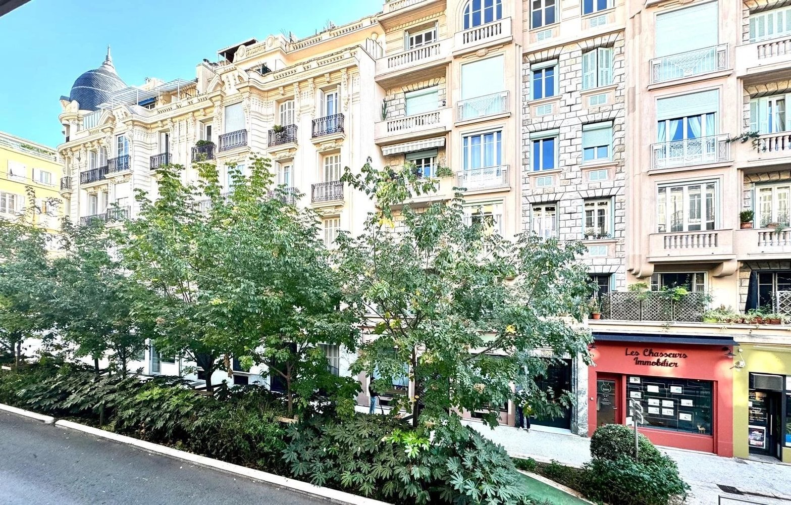 Property photo in Carre d'Or