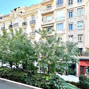 Property in Carre d'Or