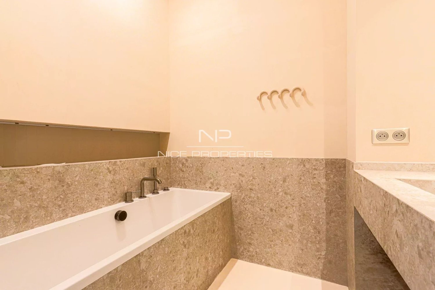 Property photo in Carre d'Or