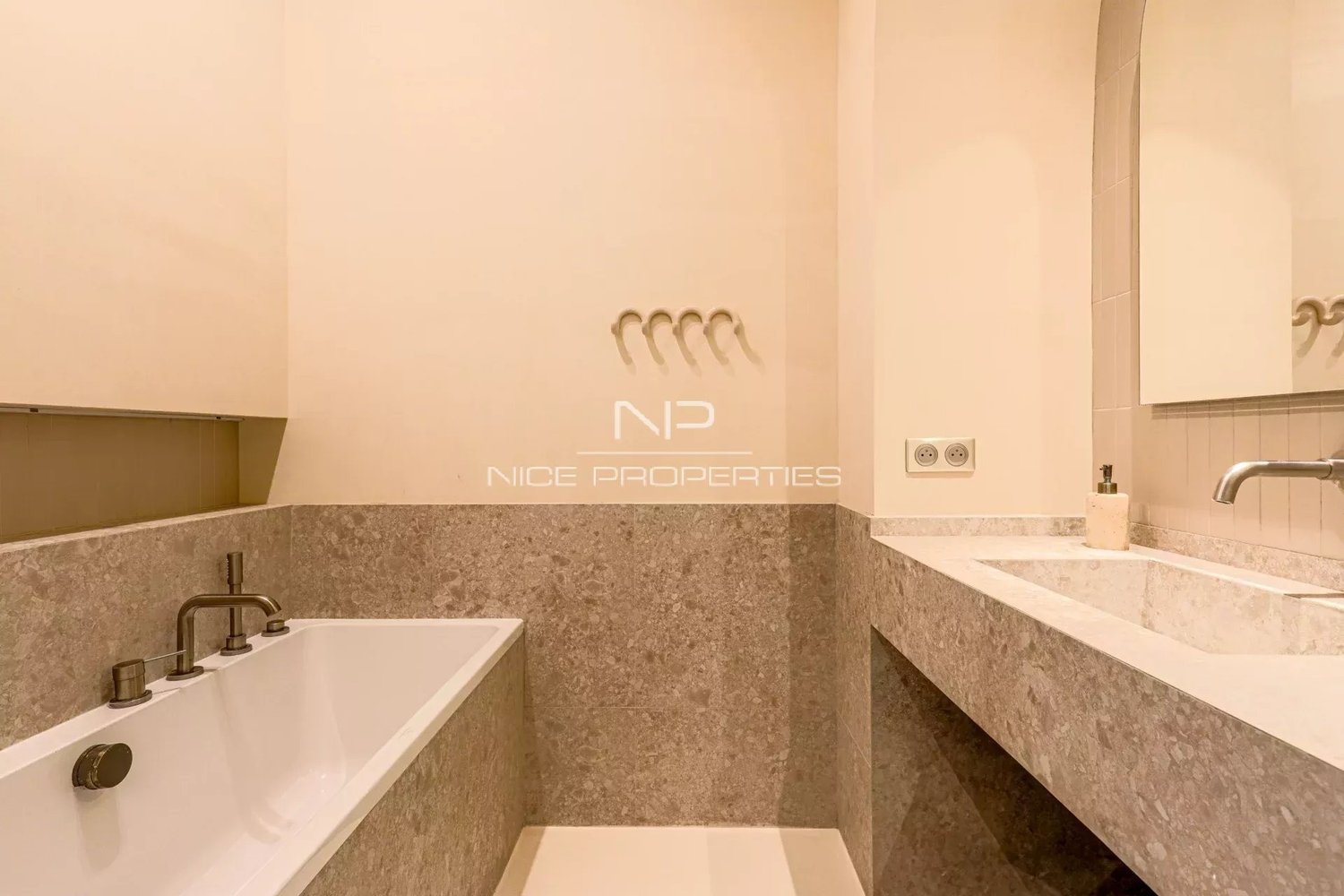 Property photo in Carre d'Or