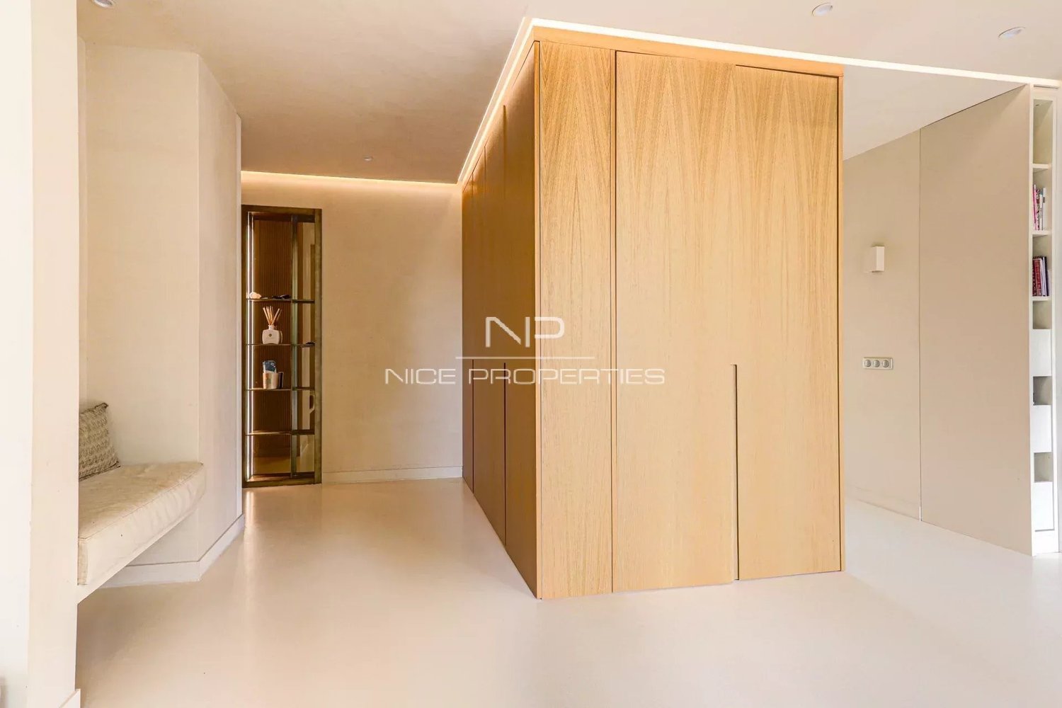 Property photo in Carre d'Or