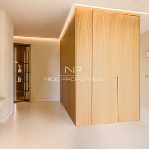 Property in Carre d'Or