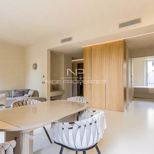 Property in Carre d'Or