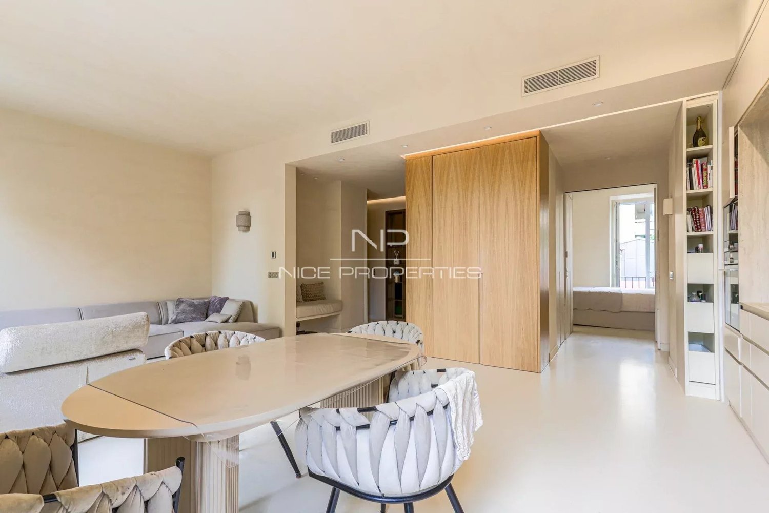 Property photo in Carre d'Or