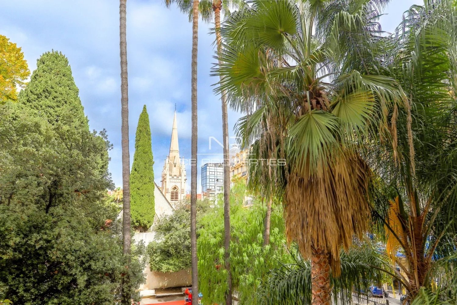 Property photo in Carre d'Or