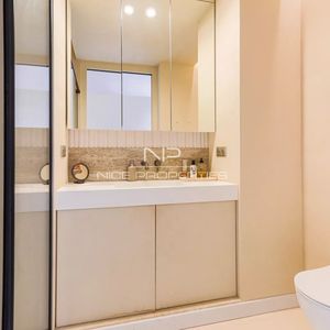 Property in Carre d'Or