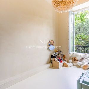 Property in Carre d'Or