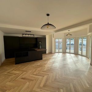 Property in Carre d'Or