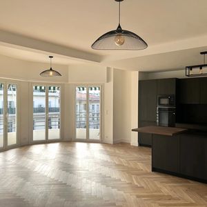 Property in Carre d'Or