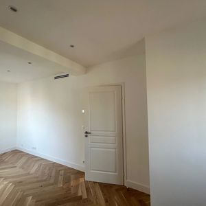 Property in Carre d'Or