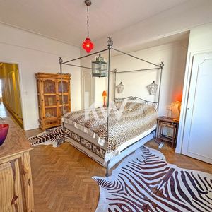 Property in Carre d'Or