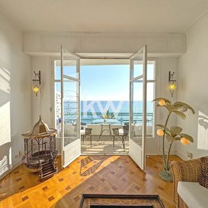 Property in Carre d'Or