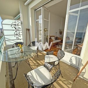 Property in Carre d'Or