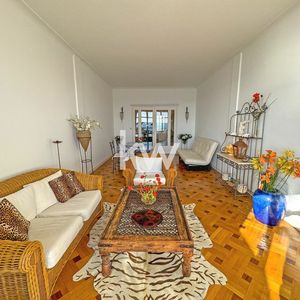 Property in Carre d'Or