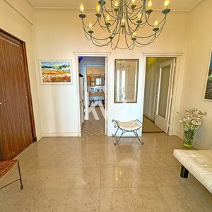 Property in Carre d'Or