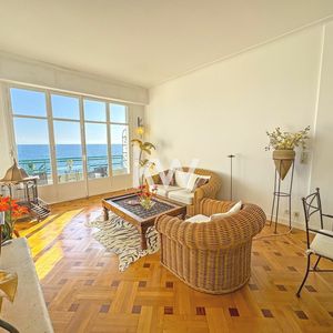 Property in Carre d'Or