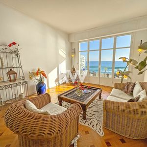 Property in Carre d'Or