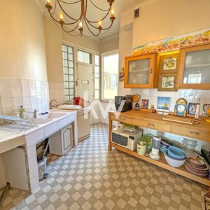 Property in Carre d'Or