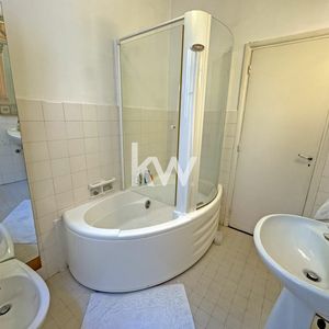 Property in Carre d'Or