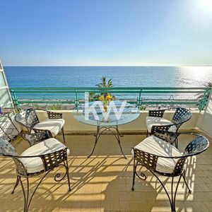 Property in Carre d'Or