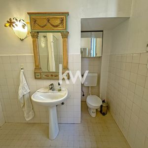 Property in Carre d'Or