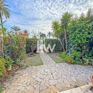 Property in Carre d'Or