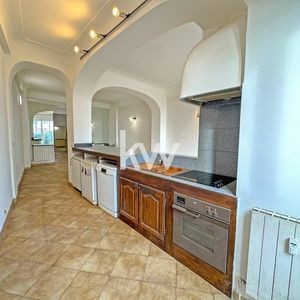 Property in Carre d'Or